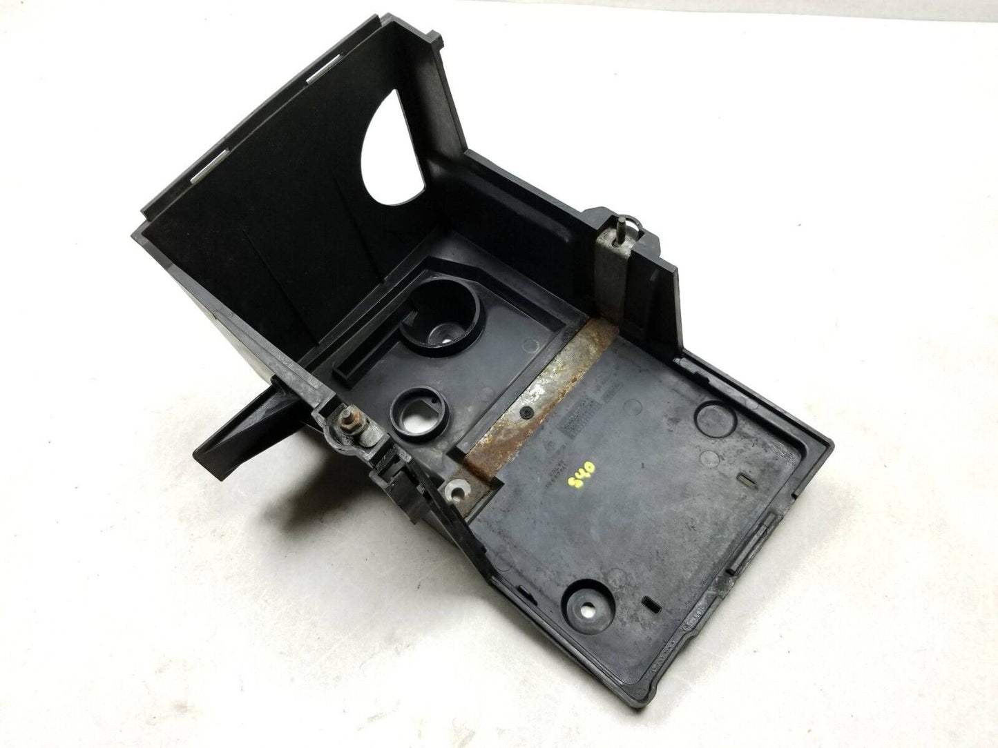 06 - 11  Volvo S40 Battery Tray Holder 30667941 OEM