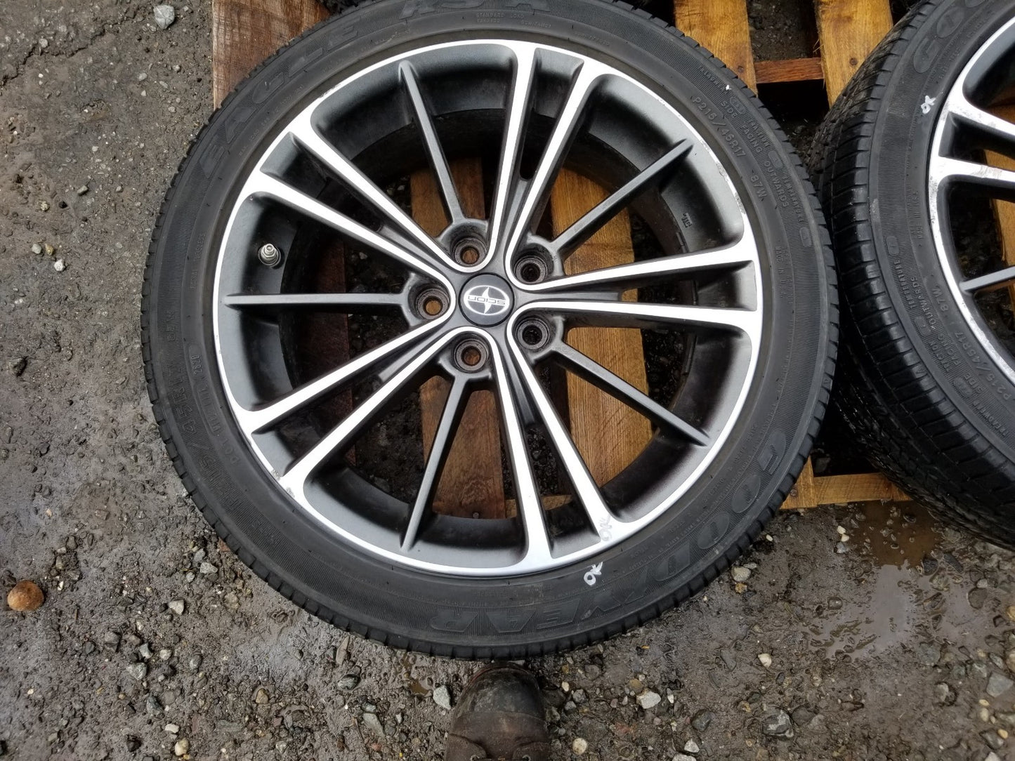 2015 Scion Fr-s Frs Wheel Rim W/ Tire Goodyear Eagle 215/45r17 4pcs OEM ā