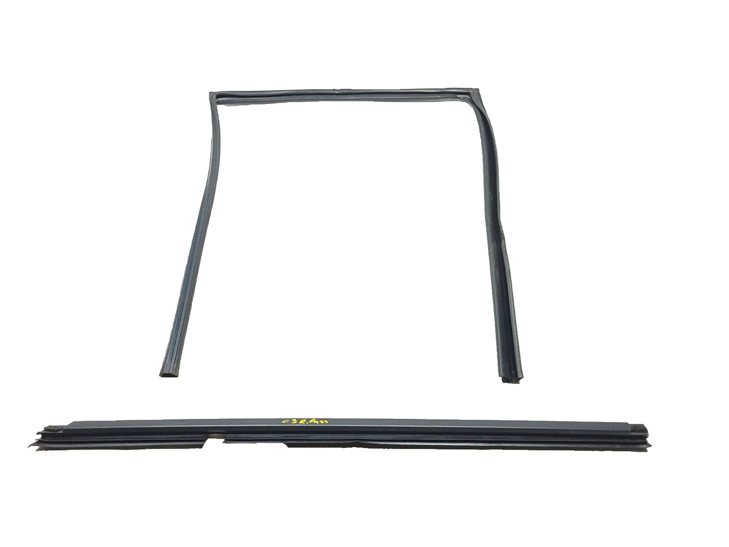 08 13 Infiniti G37 Upper Door Glass Weatherstrip Rear Passenger Side Right OEM