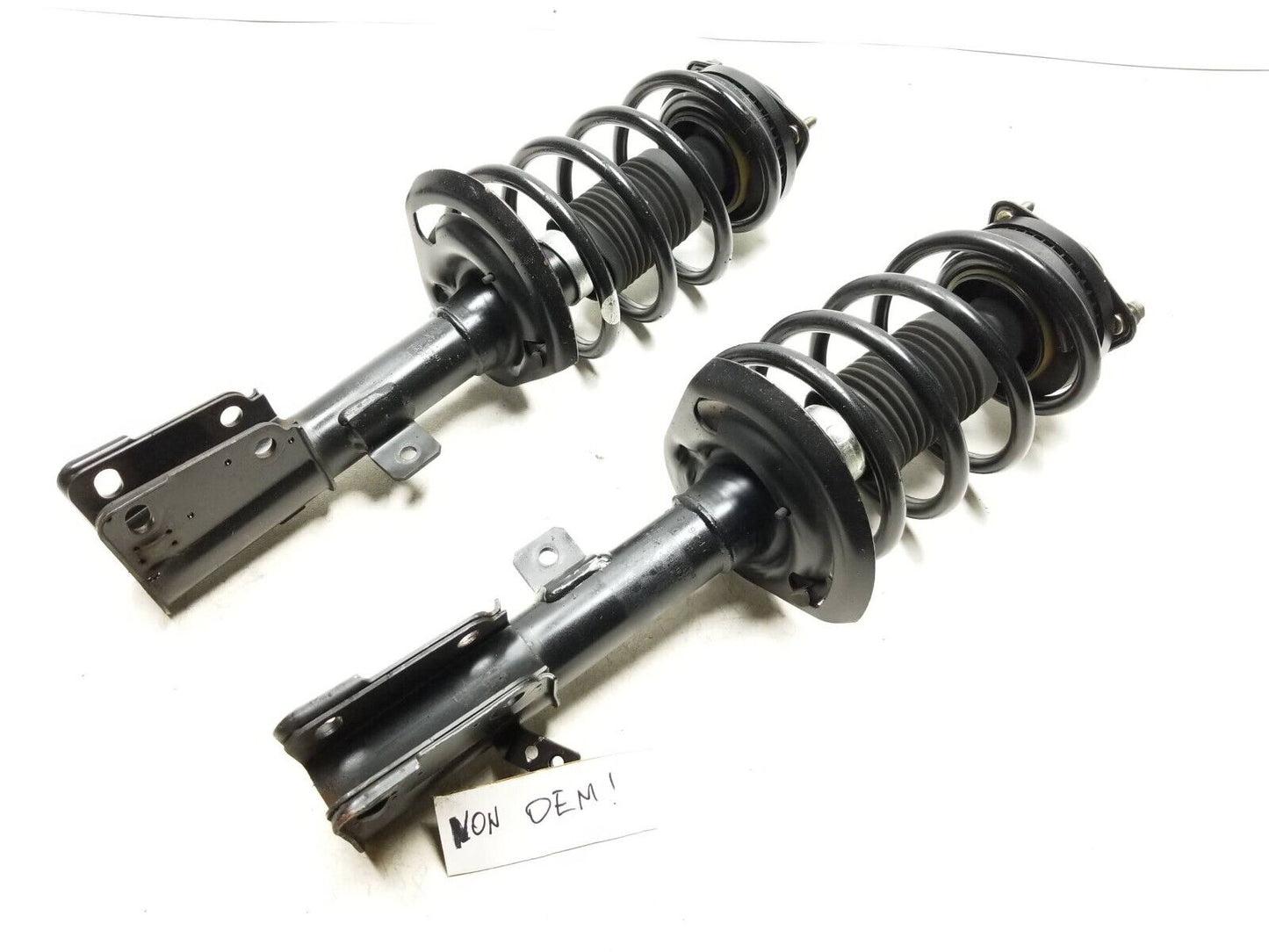2011 - 2014 Chrysler 200 Front Shock Absorber Left & Right 2.4l *aftermarket*