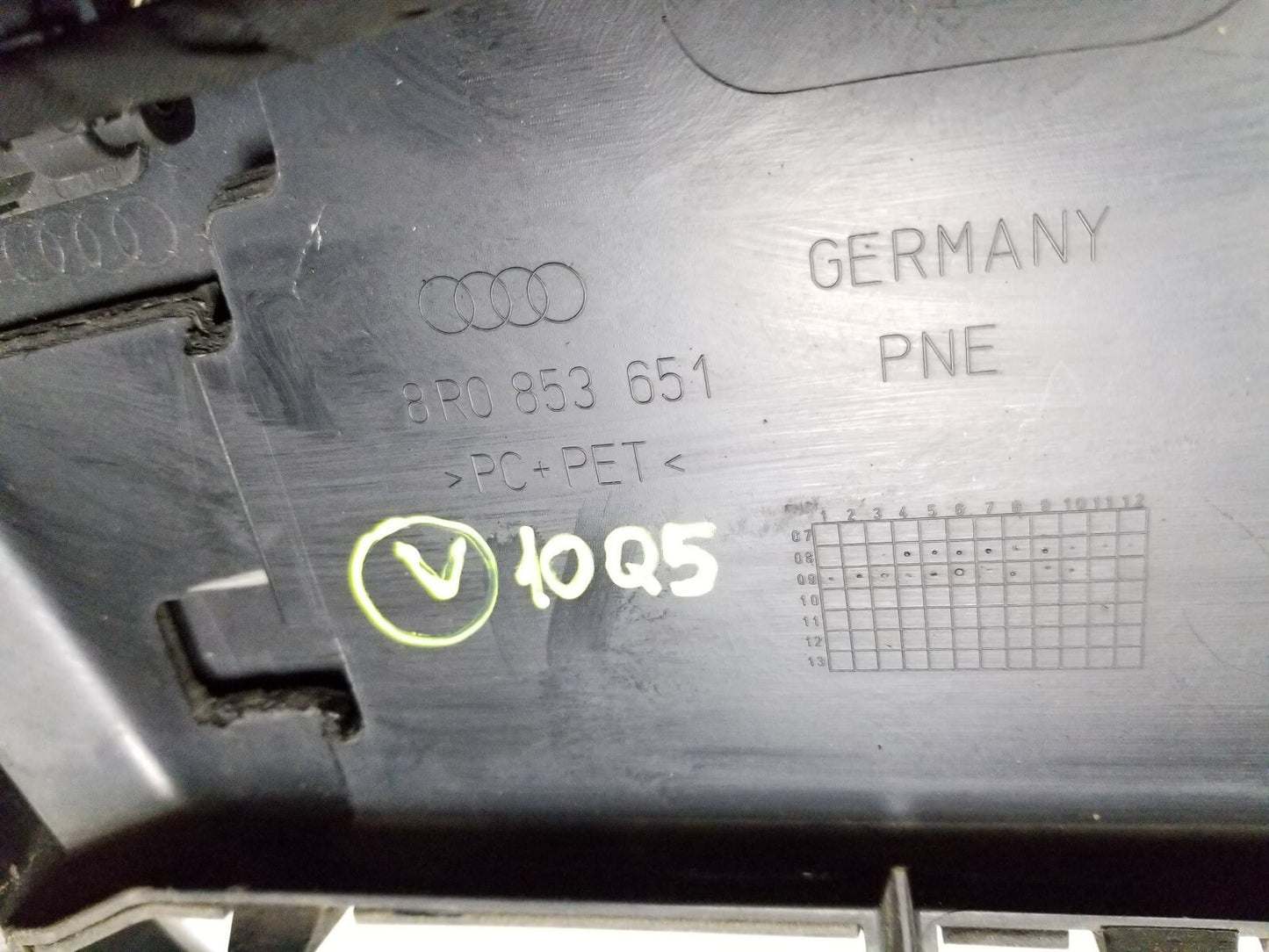 2009-2012 Audi Q5 Front Bumper Grille OEM