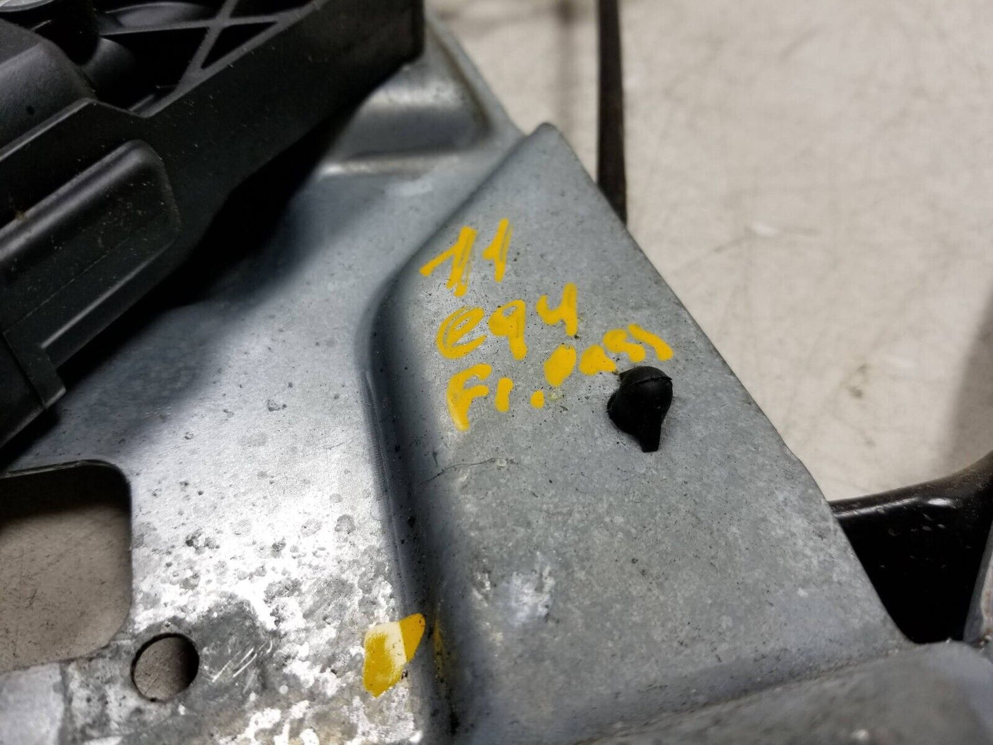 2010 2011 Chevrolet Equinox Window Regulator & Motor Front Passenger Side Rh OEM