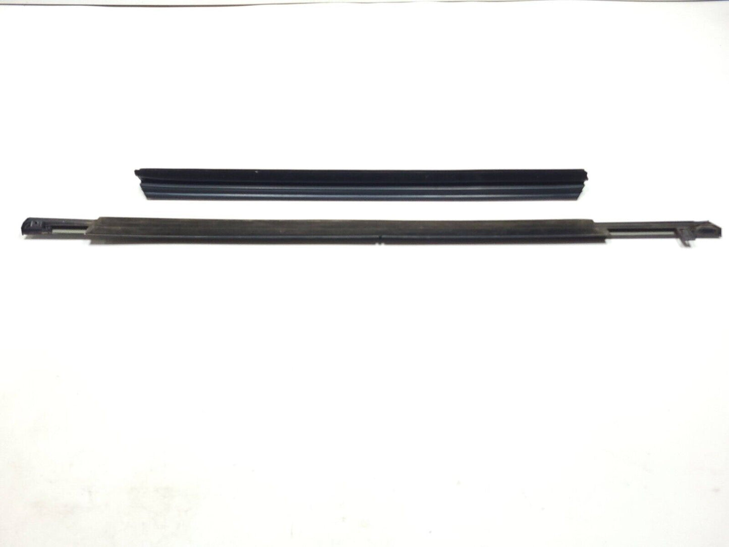 13-16 GMC Acadia Door Molding Belt Weather Strip Rear Passenger Side Right OEM