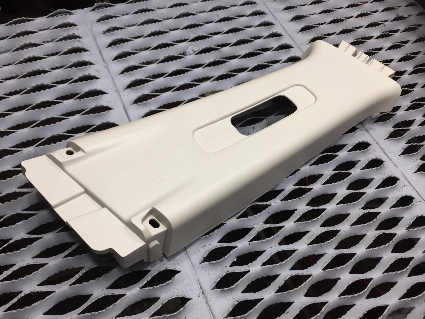 09 10 11 12 13 Mazda 3 Rihgt Pass Side Upper B Pillar Trim Bbm4-68-190 OEM