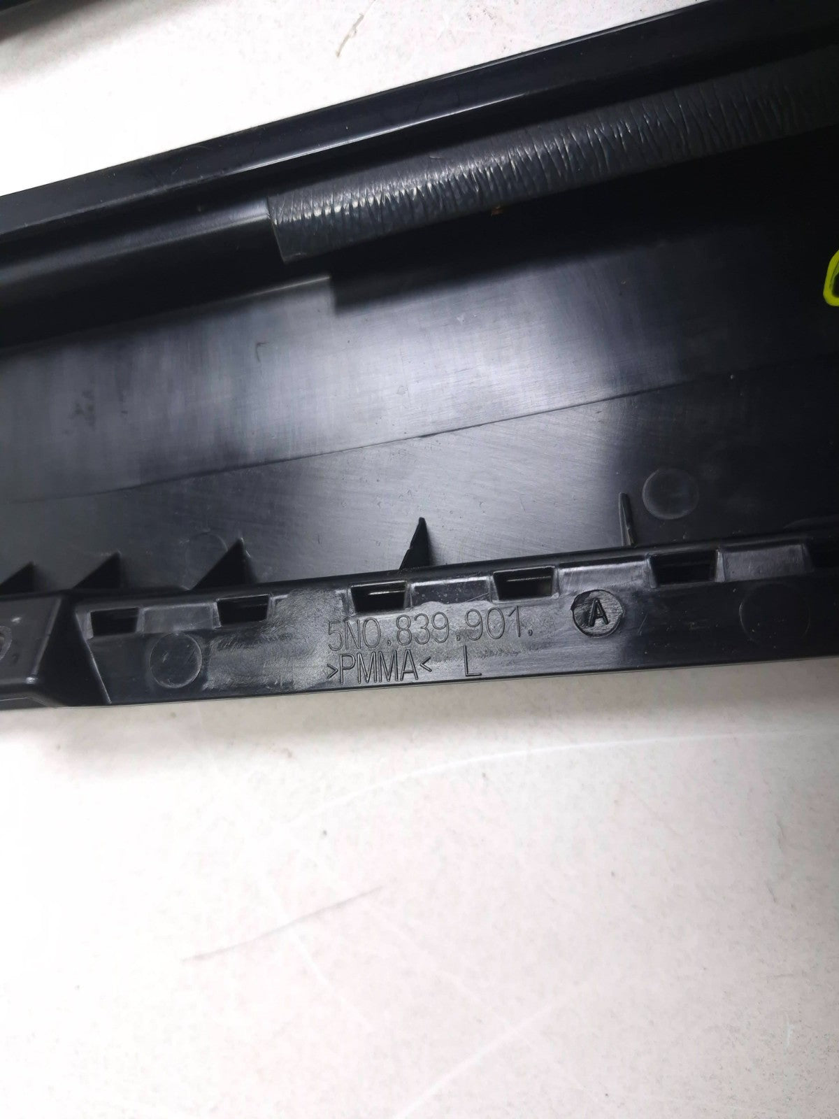 2011 Volkswagen Tiguan Door B Pillar Applique Molding Trim 3pcs OEM