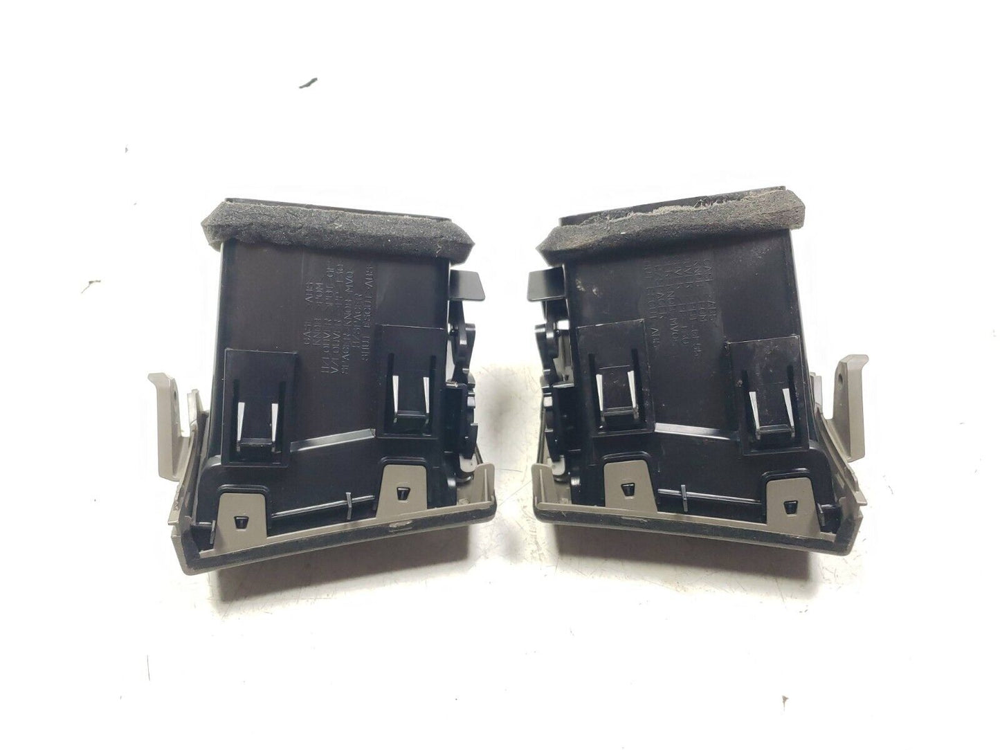 06 - 09 Infiniti M35 Dash Air Vent Pair OEM