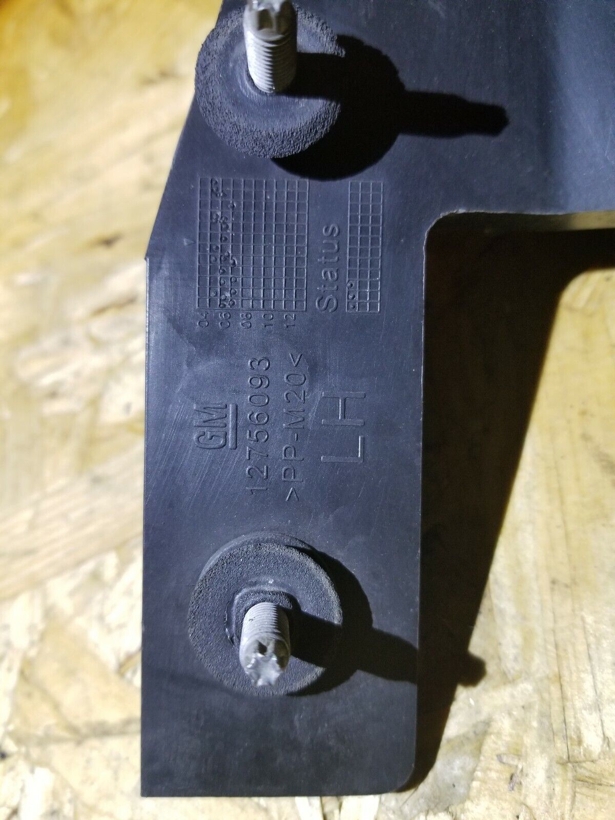 99-10 Saab 9-5 Aero Rear Bumper Mount Bracket Pair OEM