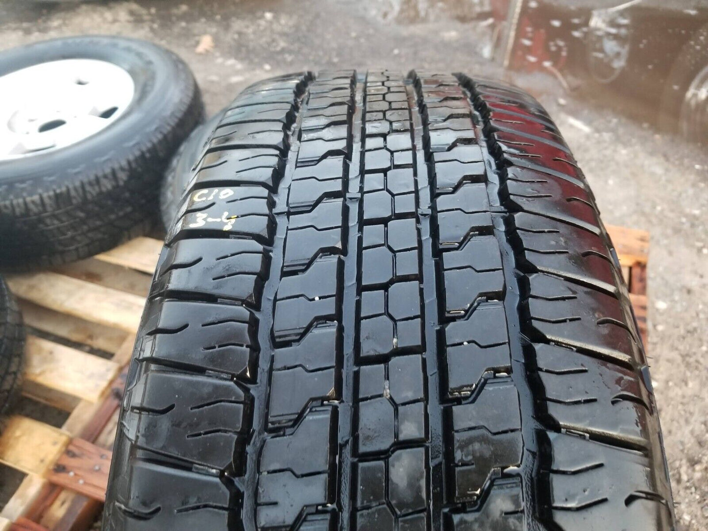 10-14 Chevrolet Suburban Wheel Goodyear Wrangler 265/70r17 11.5/32" 4pcs OEM
