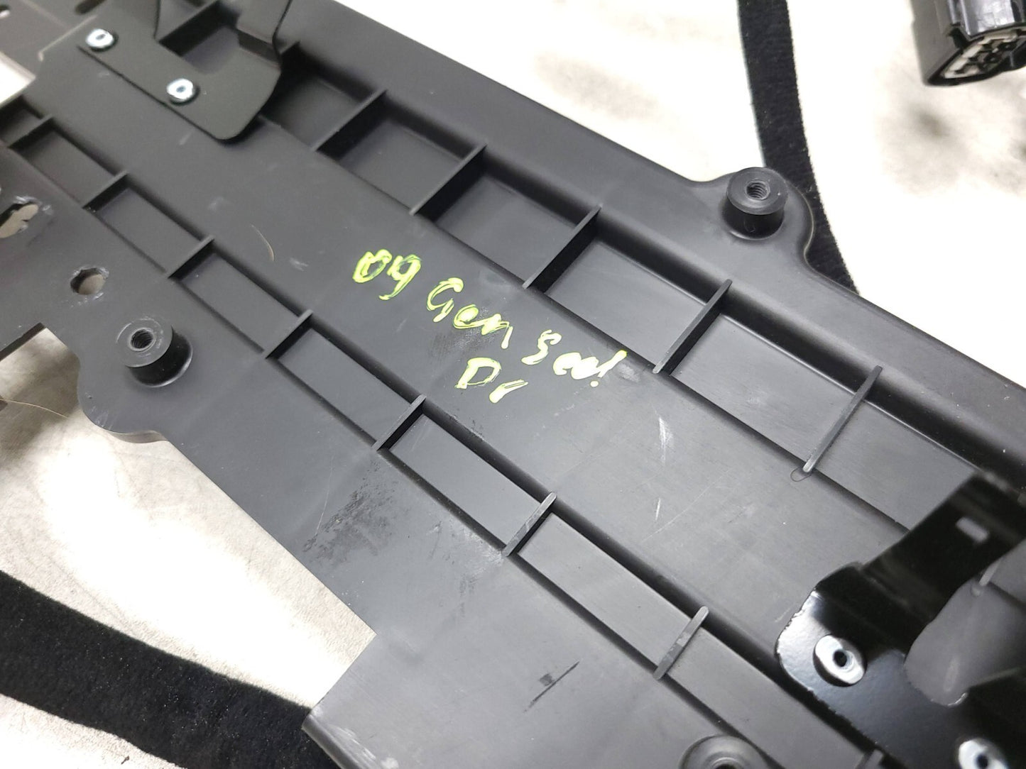 2009 - 2012 Hyundai Genesis Seat Wire Wiring Harness Driver Side Left OEM