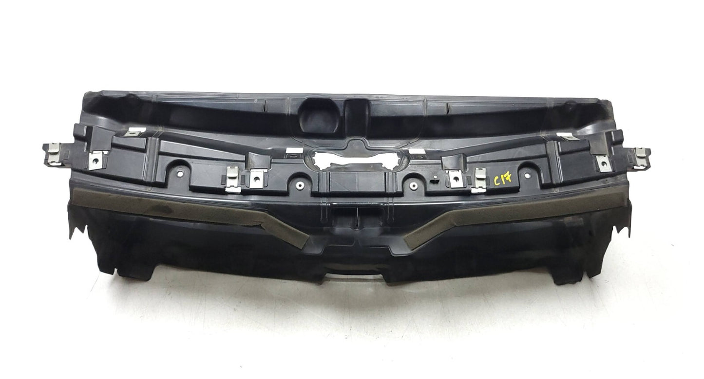 13-18 BMW 330xi F30 Front Radiator Intercooler Air Guide Duct OEM โ
 76k Miles