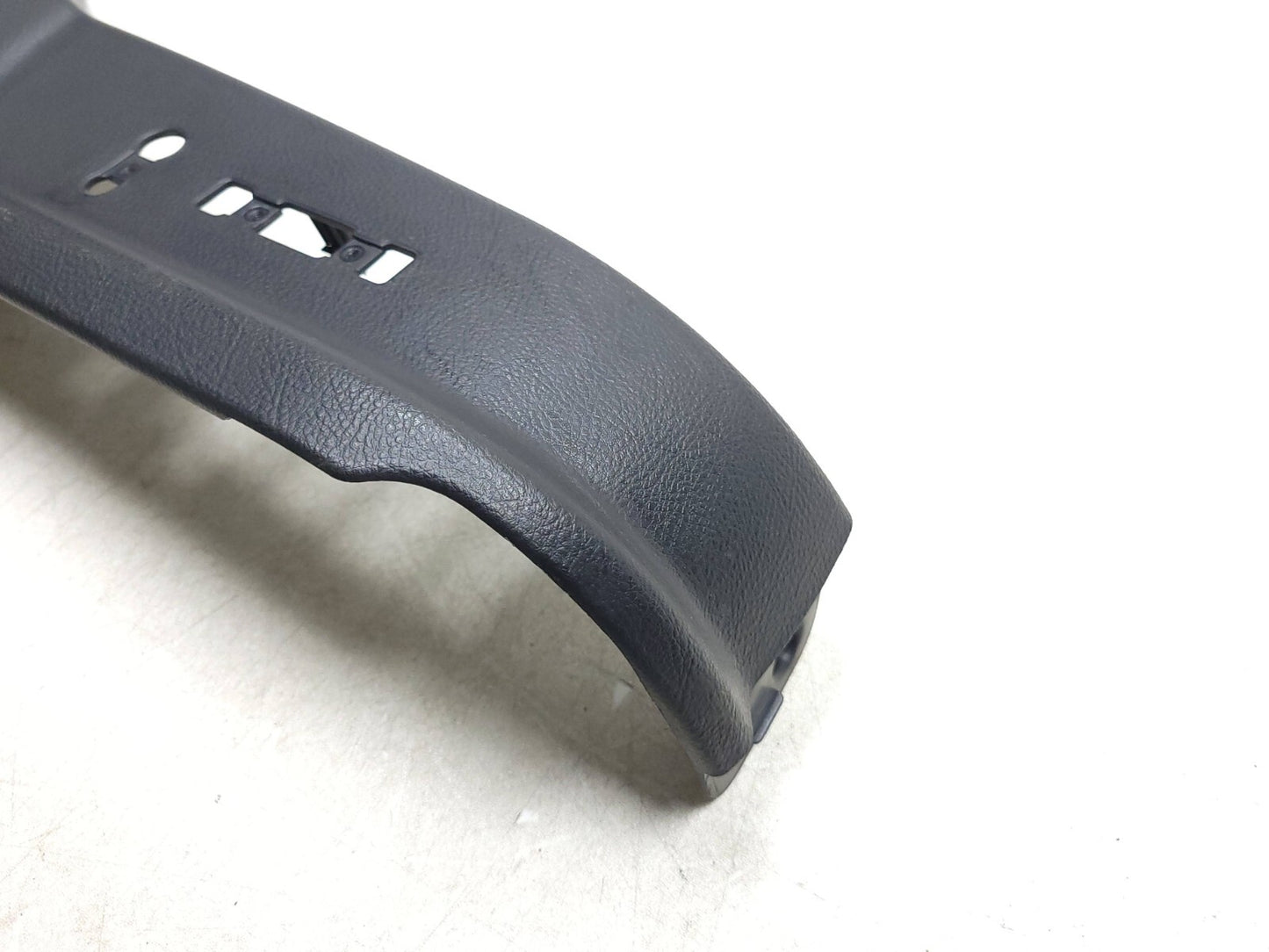2009 - 2012 Hyundai Genesis Seat Side Trim Front Passenger Side Right OEM