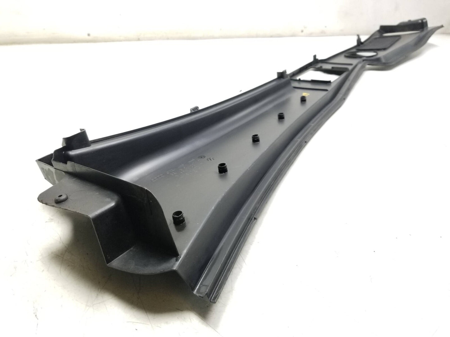2009 - 2017 Audi Q5 Cowl Vent Panel Windshield Window Front OEM