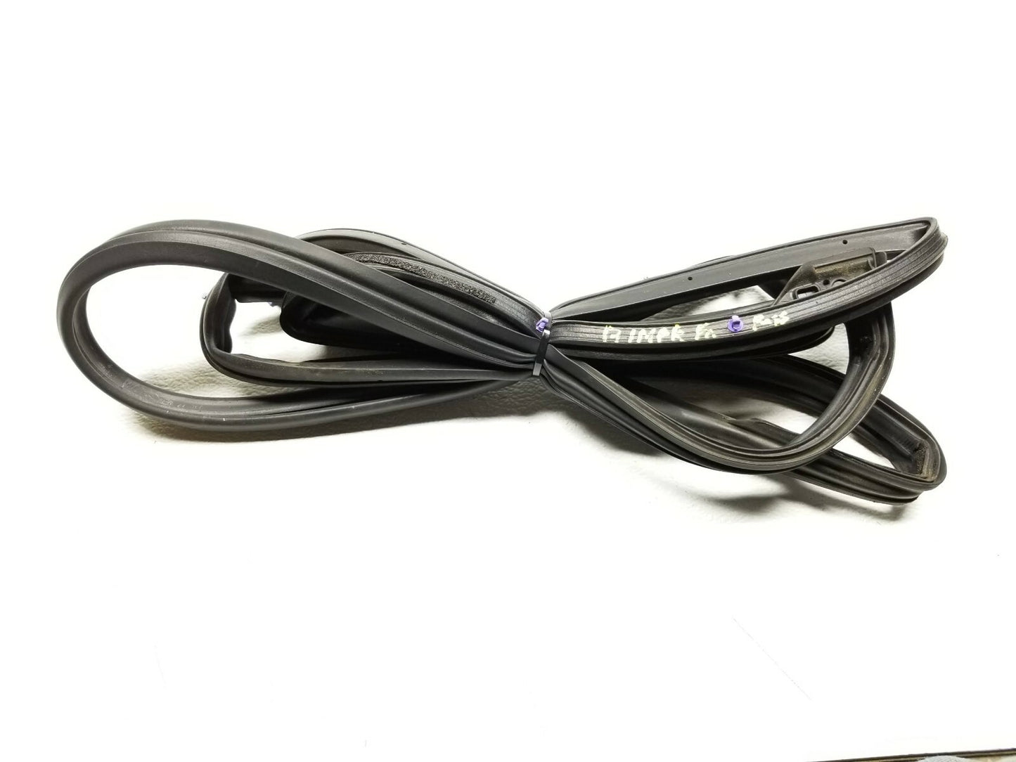 17 18 19 Subaru Impreza Sport Front Right Pass Door Weatherstrip Seal OEM 64k