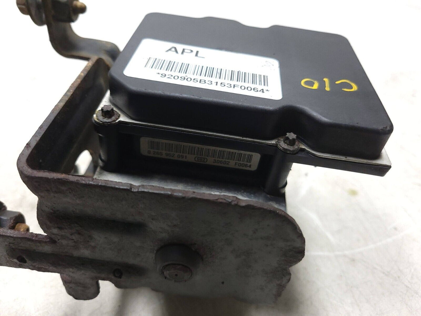 10-14 Chevrolet Suburban ABS Anti Lock Brake Pump 5.3l OEM *apl*