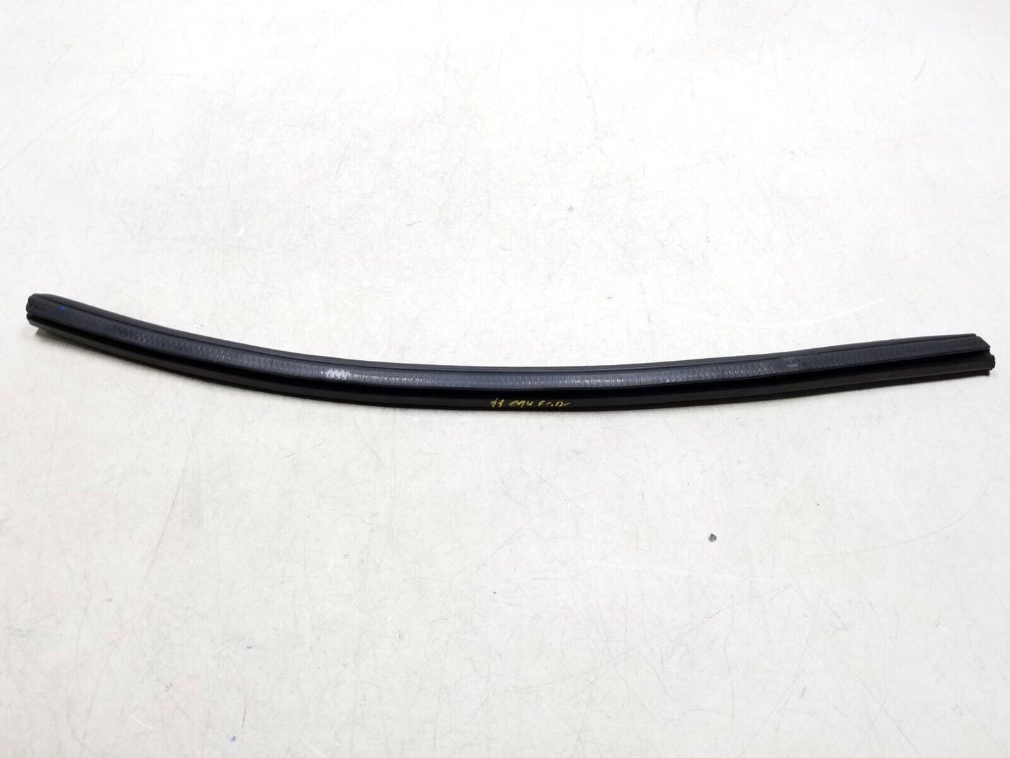 10-17 Chevrolet Equinox Interior Door Glass Seal Sweep Driver Side Left 2pcs OEM
