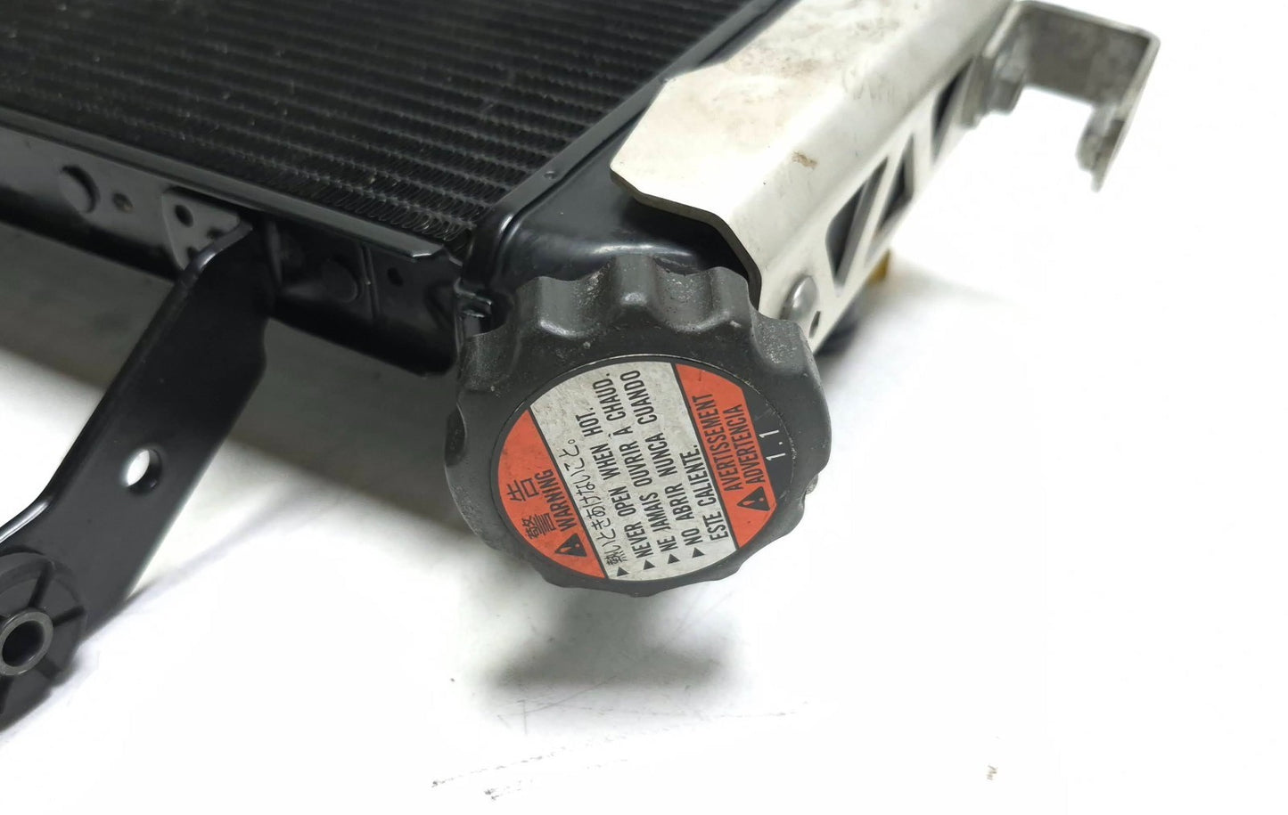 2009 Suzuki Sv650s Radiator 17710-17g40 OEM