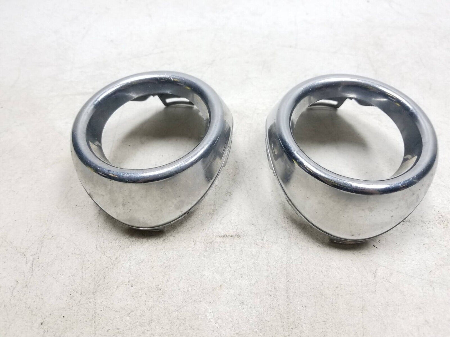 12 - 18 Ford Focus Front Fog Light Trim Chrome Pair OEM