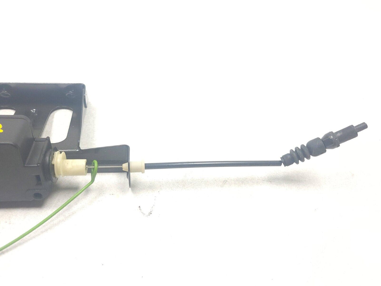 2006-2009 Range Rover Fuel Filler Flap Lid Actuator Motor 6987625 OEM