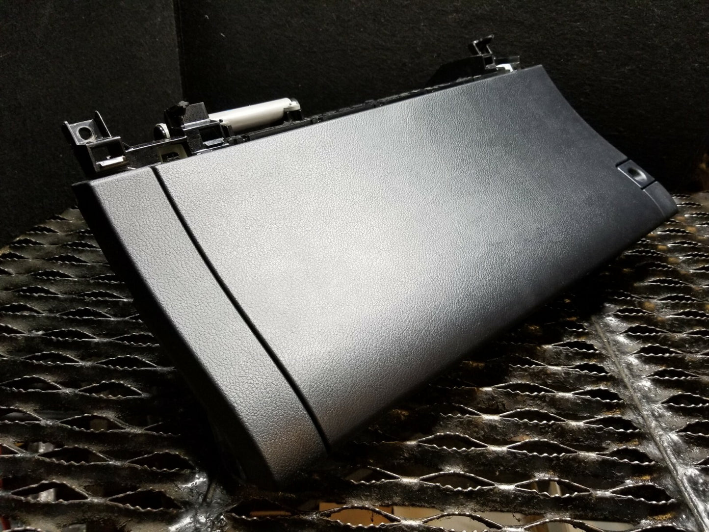 11 12 13 14 15 Lexus CT200h Glove Box 55550-76011 OEM