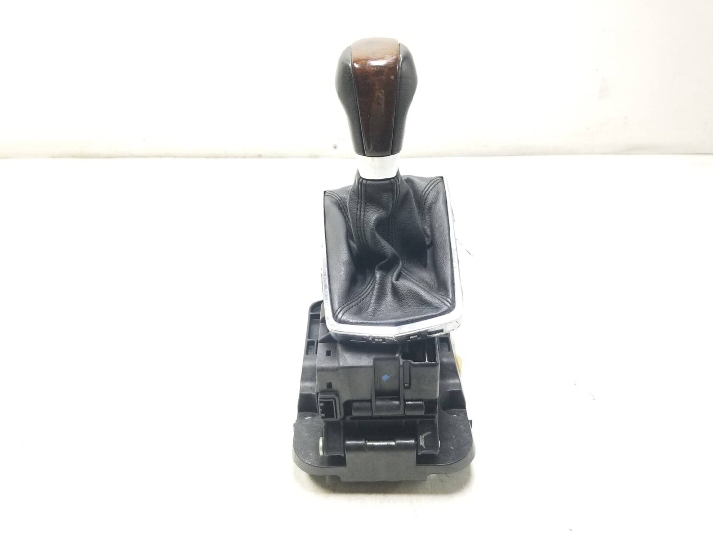2010 - 2016 Cadillac SRX Automatic Gear Shifter Selector Lever OEM