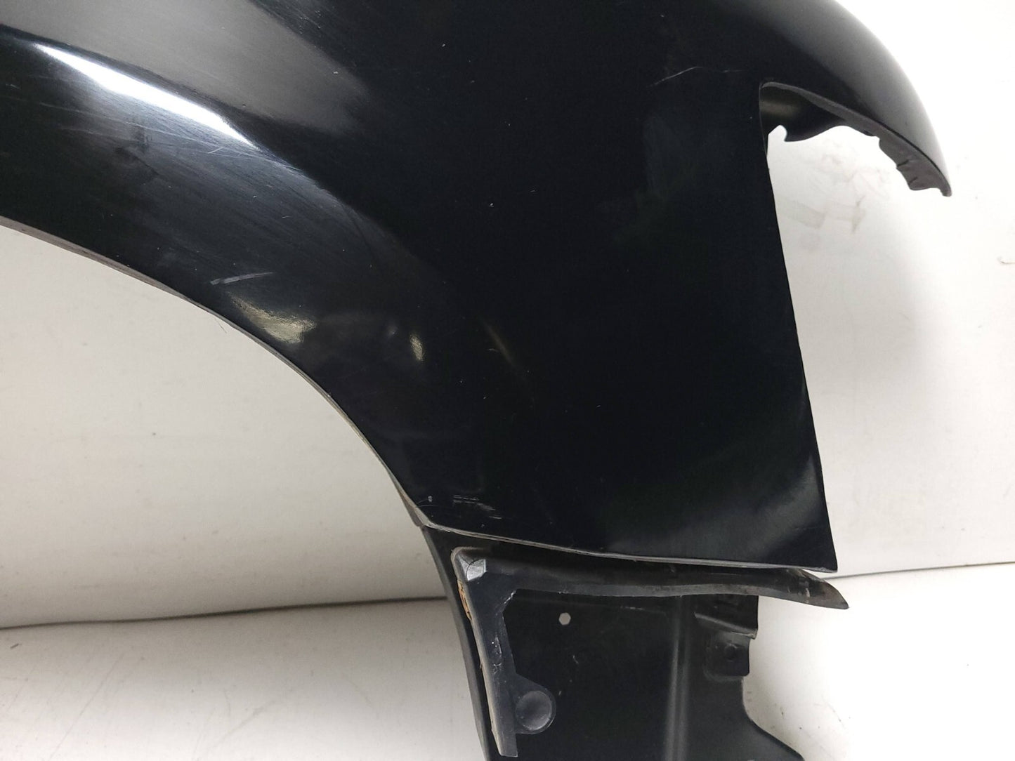 2010 - 2014 Chevrolet Suburban Front Fender Passenger Side Right OEM