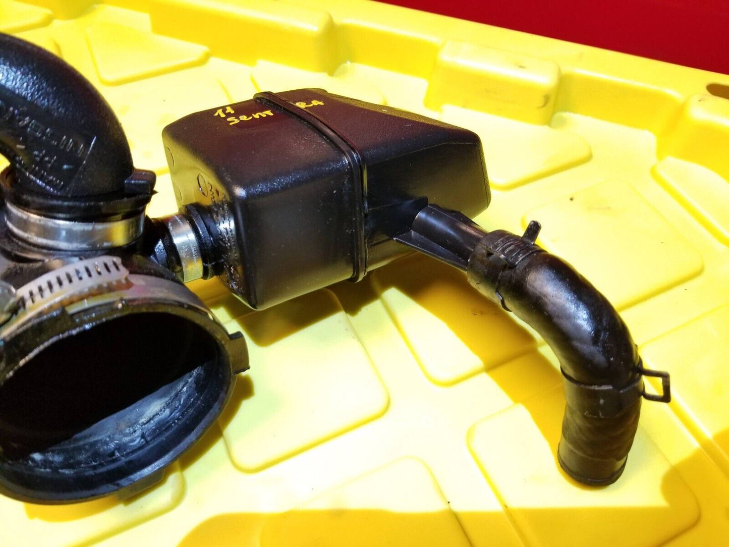 07 - 12 Nissan Sentra Air Intake Resonator Hose Pipe 2.0l OEM