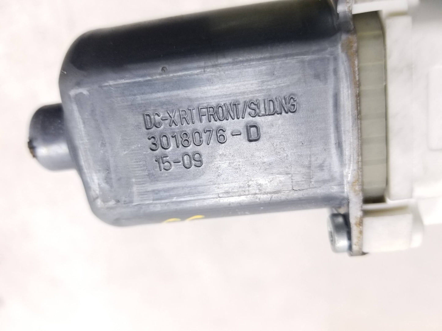2013 - 2020 Dodge Grand Caravan Window Motor Front Passenger Side Right OEM