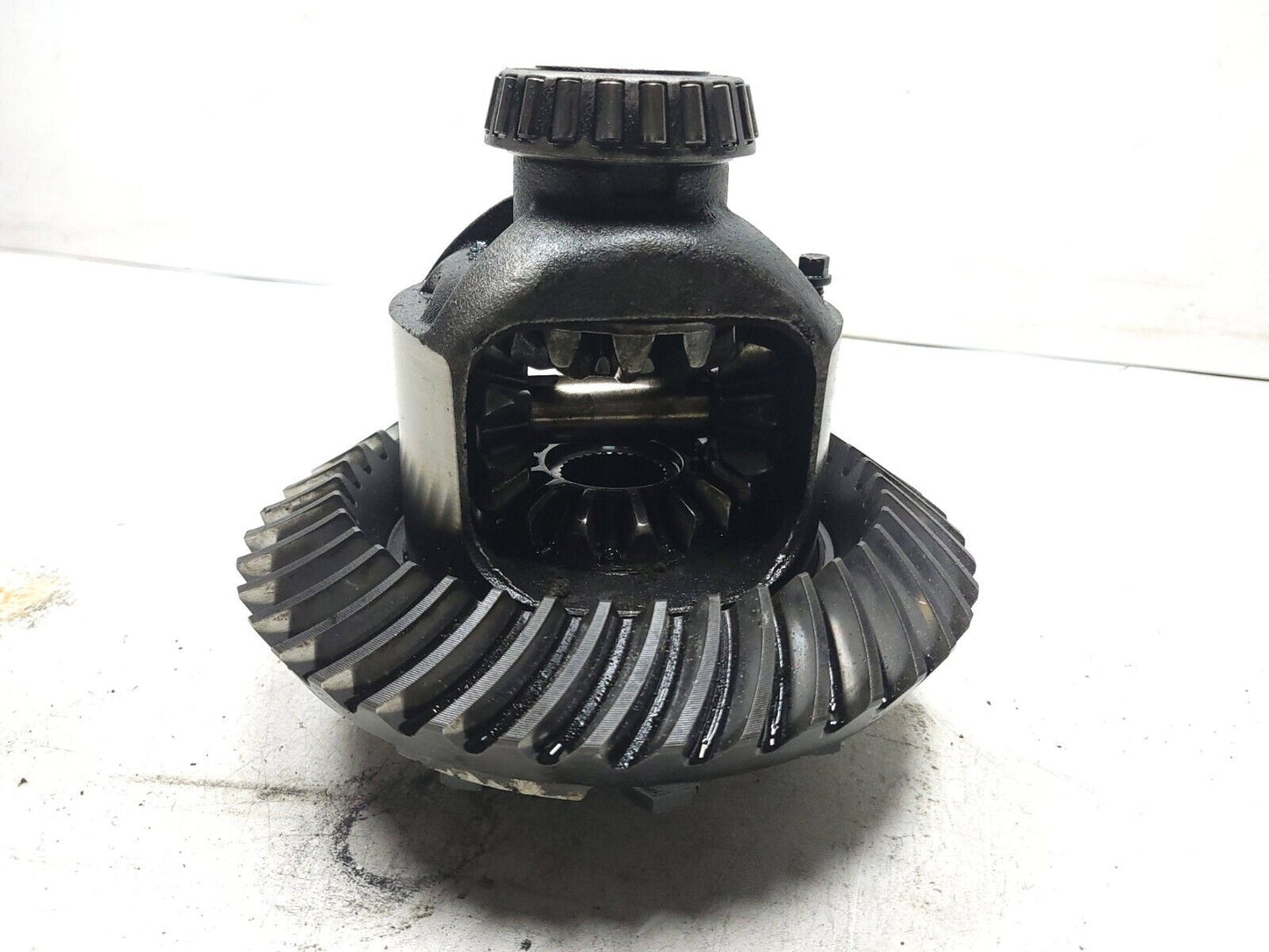 10-14 Chevrolet Suburban Rear Differential Main Gear 5.3l OEM