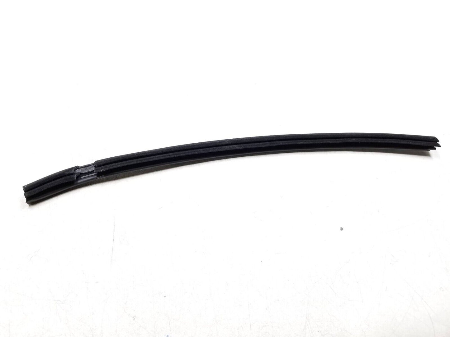 10-17 Chevrolet Equinox Interior Door Glass Seal Sweep Driver Side Left 2pcs OEM