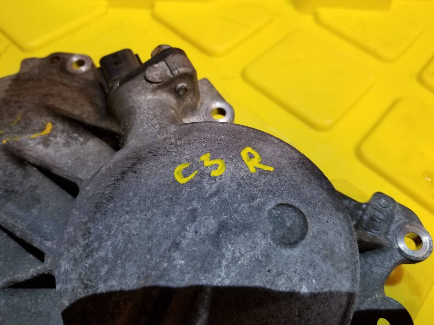 09-13 Infiniti G37 X Timing Cover Solinoid Valve Right Pass Side  Vq37vhr OEM ā