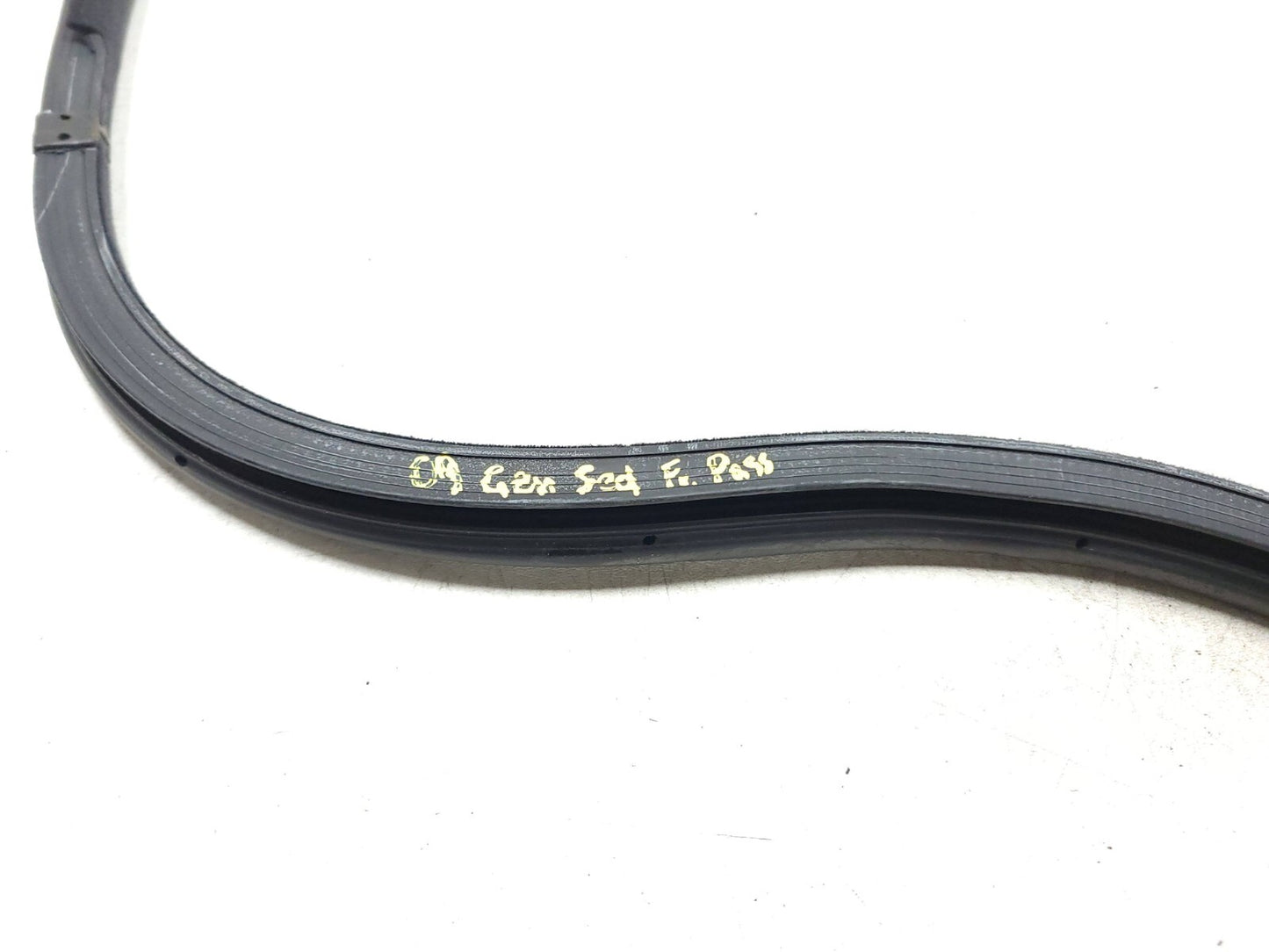 09-14 Hyundai Genesis Door Weatherstrip Seal Front Passenger Side Righ OEM Sedan