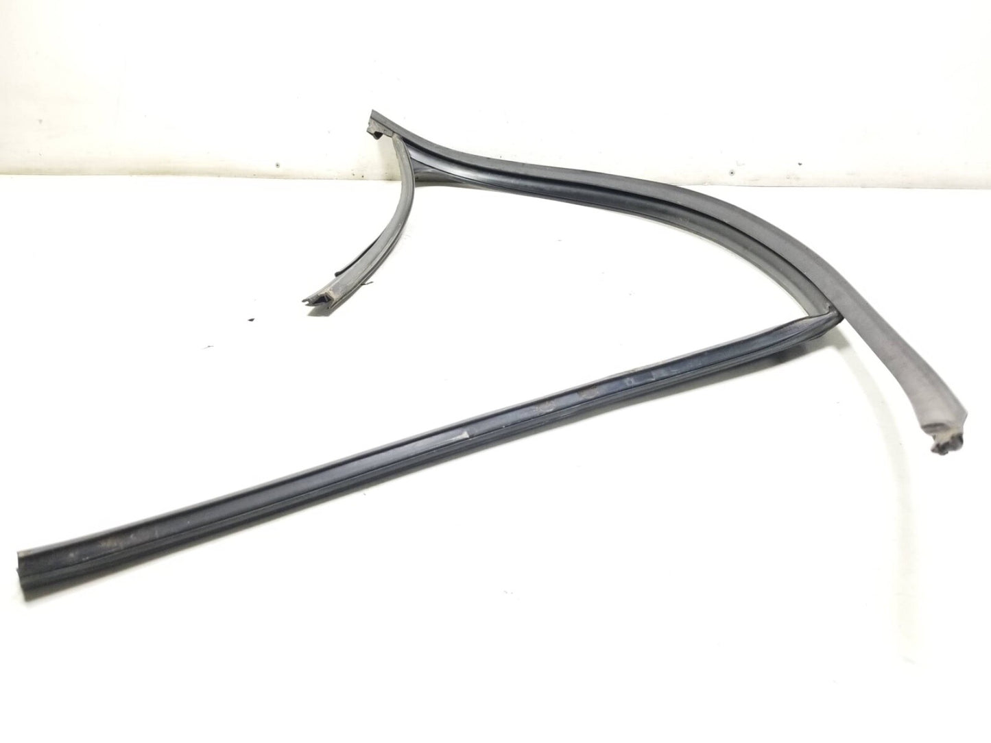 2009 - 2017 Audi Q5 Door Weatherstrip Front Passenger Side Right OEM