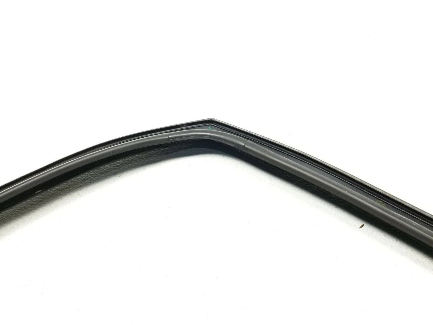 14-17 Fiat 500l Door Window Glass Weatherstrip Seal Front Passenger Right OEM