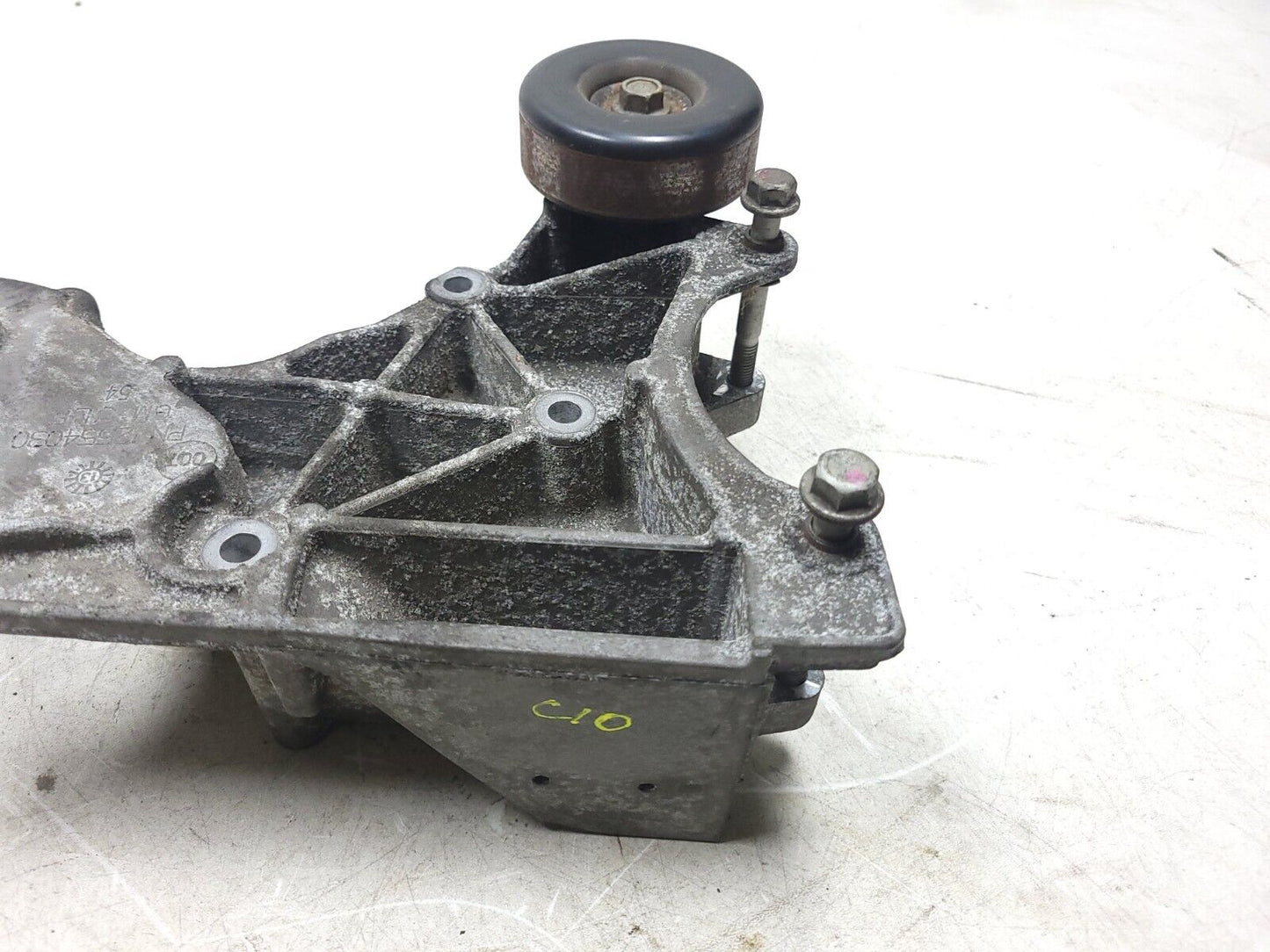 10-14 Chevrolet Suburban Alternator Power Steering Pump Bracket 5.3l OEM