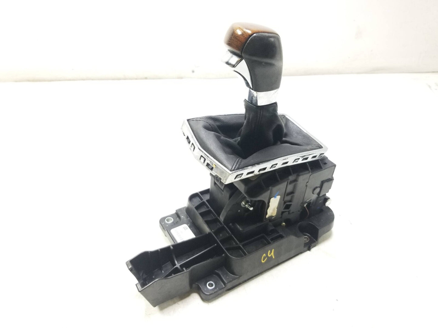 2010 - 2016 Cadillac SRX Automatic Gear Shifter Selector Lever OEM