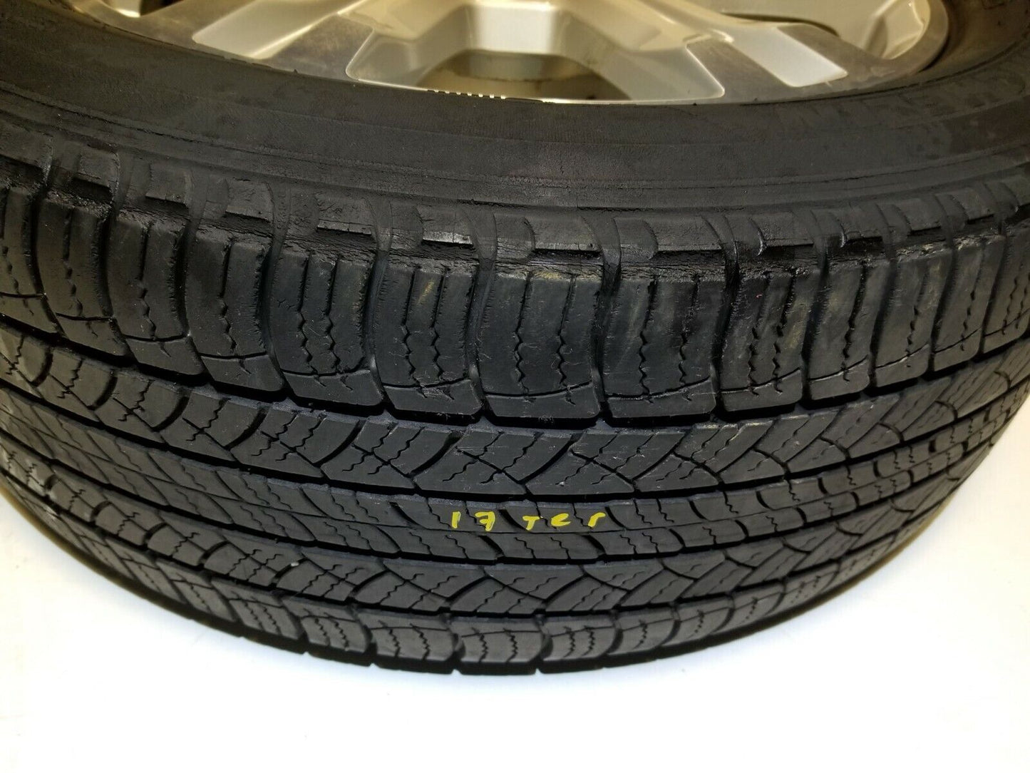 14 15 16 17 GMC Terrain Wheel Rim W/ Tire Michelin 235/55r18 6.5/32" OEM