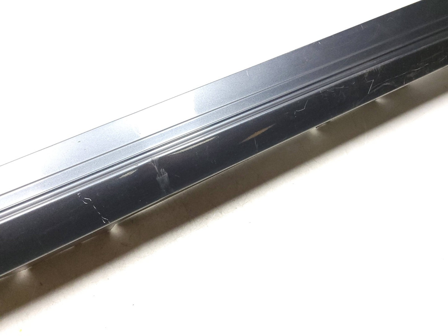 15 2015 Toyota Avalon Rocker Panel Skirt Molding Passenger Side Right OEM