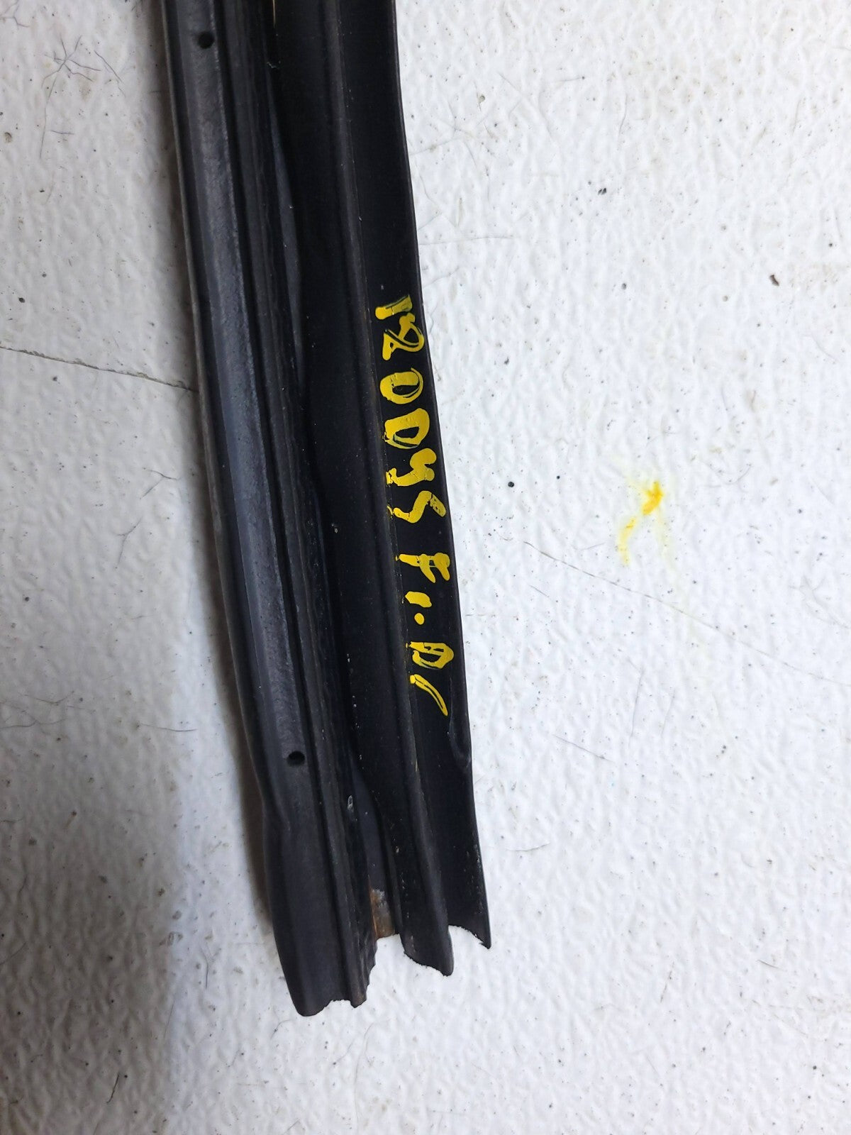 18 19 20 21 22 Honda Odyssey Door Weatherstrip Seal Front Left Driver Side OEM