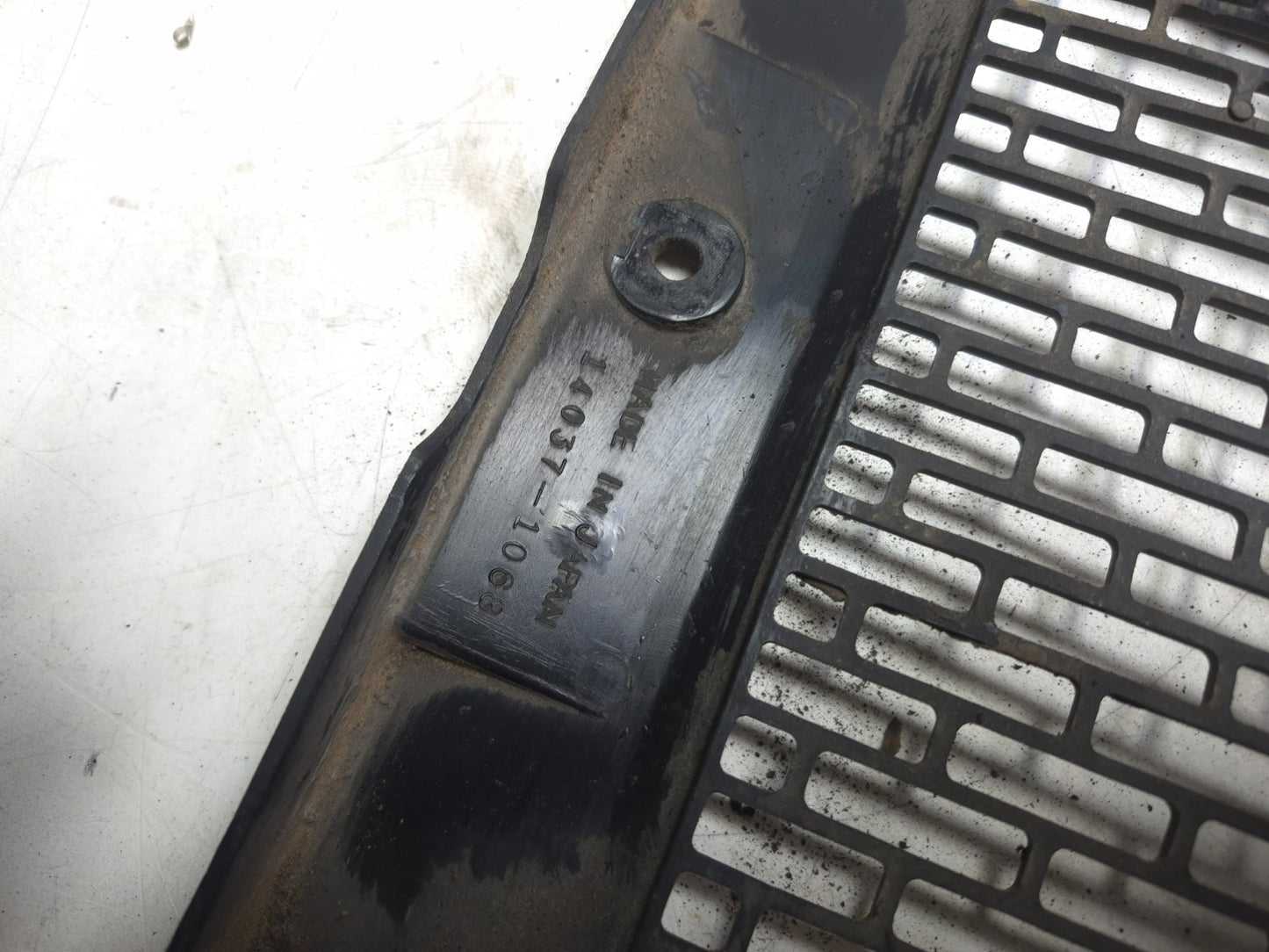 1991 Kawasaki Vulcan 500 En500 Radiator Guard Grille OEM