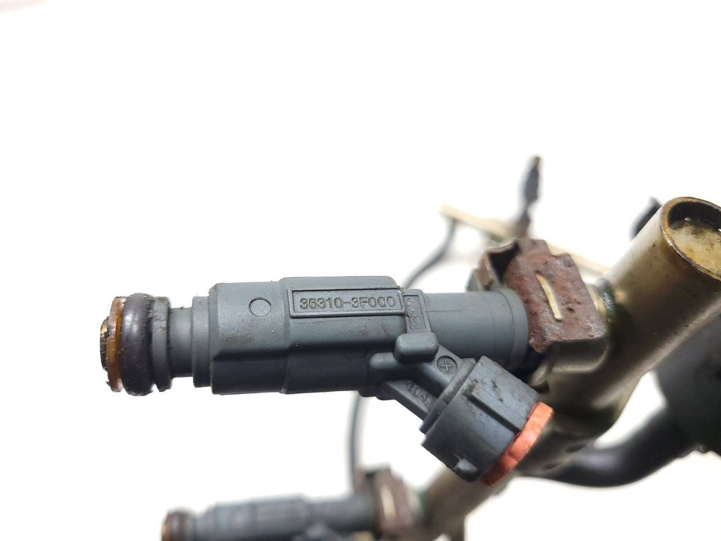 09-12 Hyundai Genesis Fuel Rail W/ Injectors OEM 4.6l