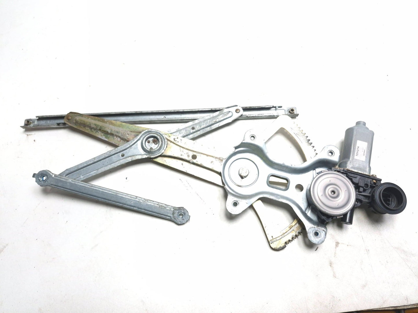 2004 Toyota Corolla Front Door Window Motor Regulator Driver Side Left OEM