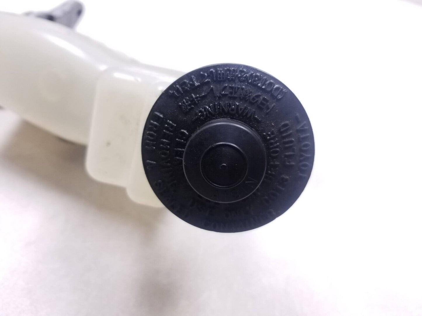 2007-2009 Toyota Camry Brake Master Cylinder With Reservoir 2.4l At OEM