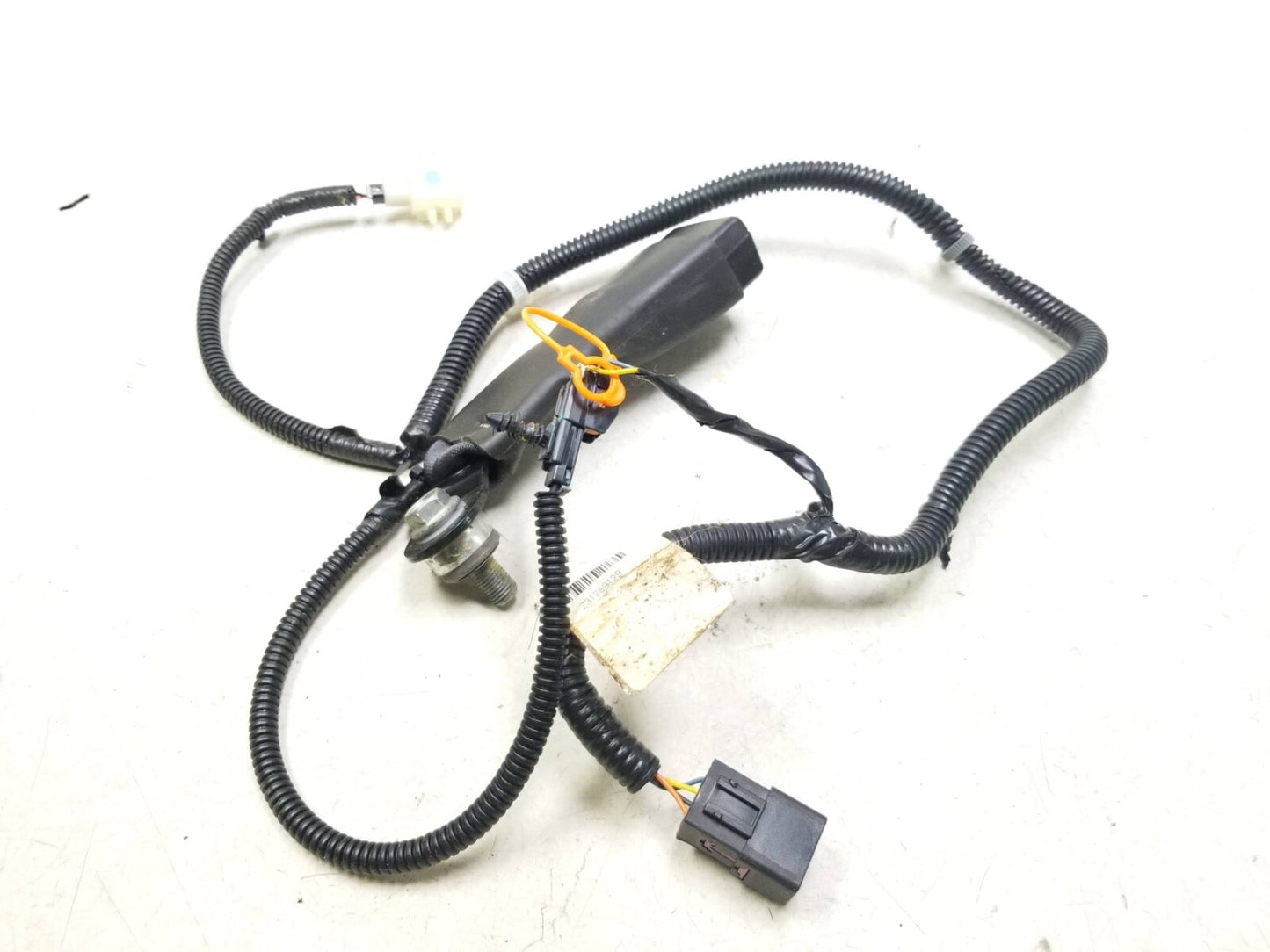 2010 - 2016 Cadillac SRX Rear Seat Belt Buckle Driver Side Left OEM