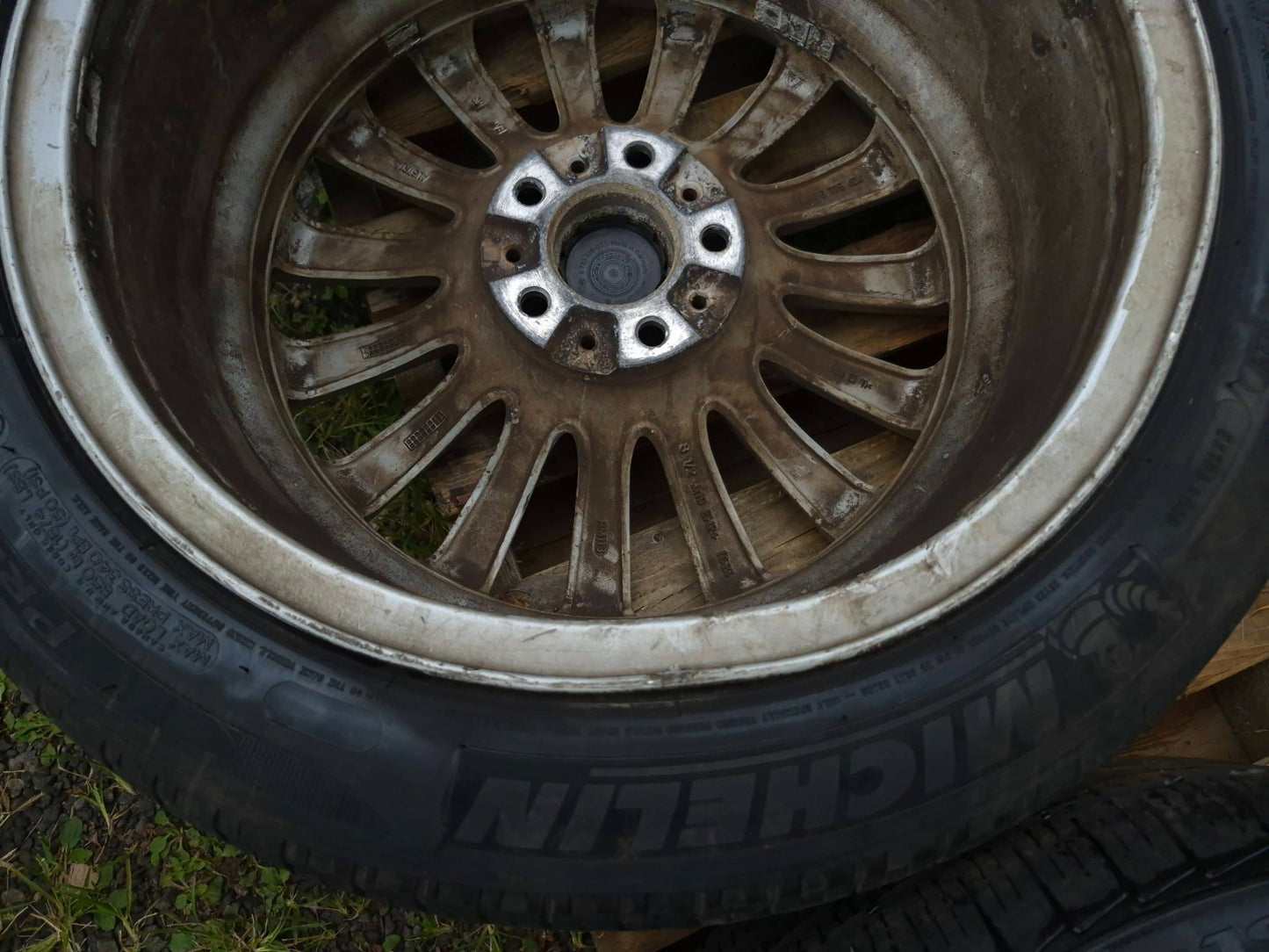 2011 BMW 750li Wheel Rim W/ Tire 245/45/r19 19x8.5j 4.8/32 Et 25 4 Pcs OEM