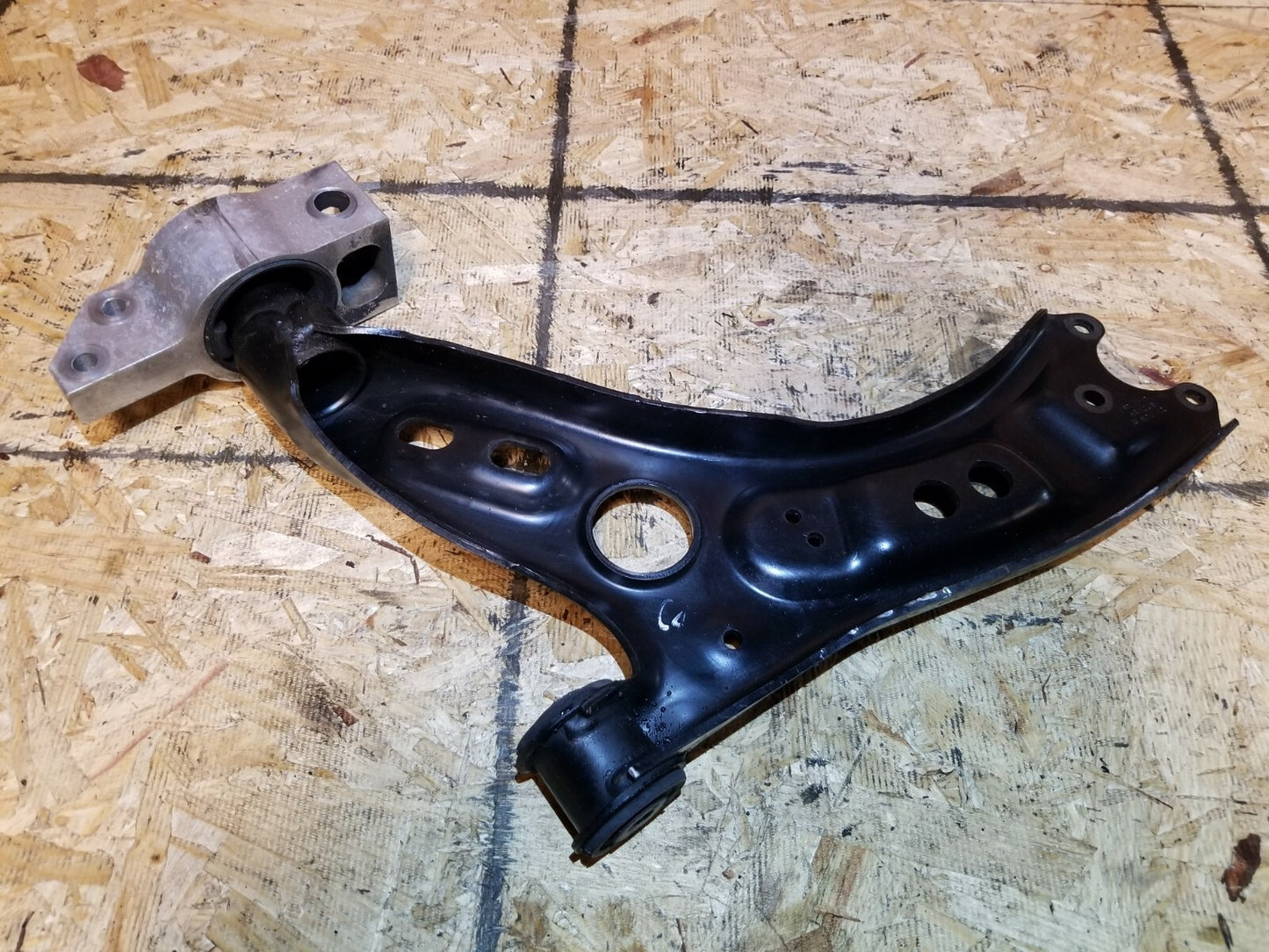 2016 Volkswagen Cc Front Lower Control Arm Passenger Side Right OEM