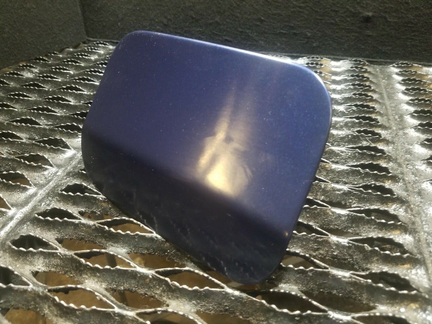 2004 - 2009 BMW 525i 528i 530i E60 Fuel Tank Door OEM