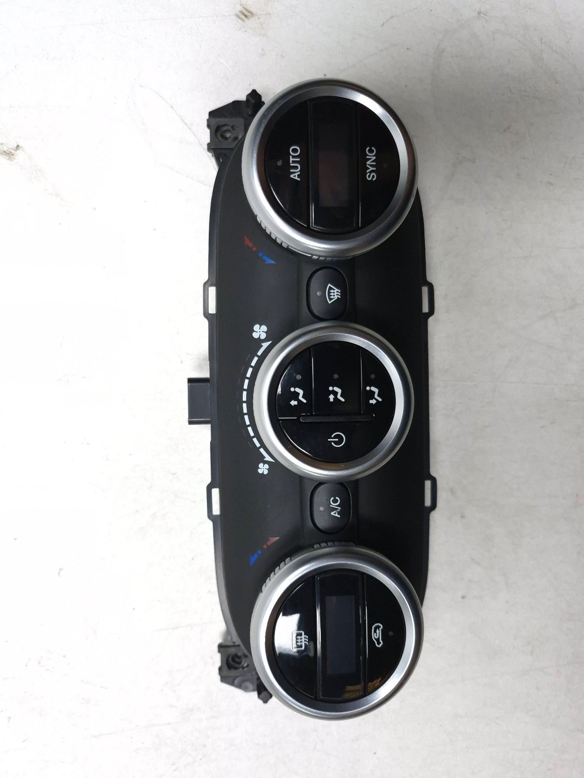 2014 Fiat 500l AC Heater Control Panel OEM
