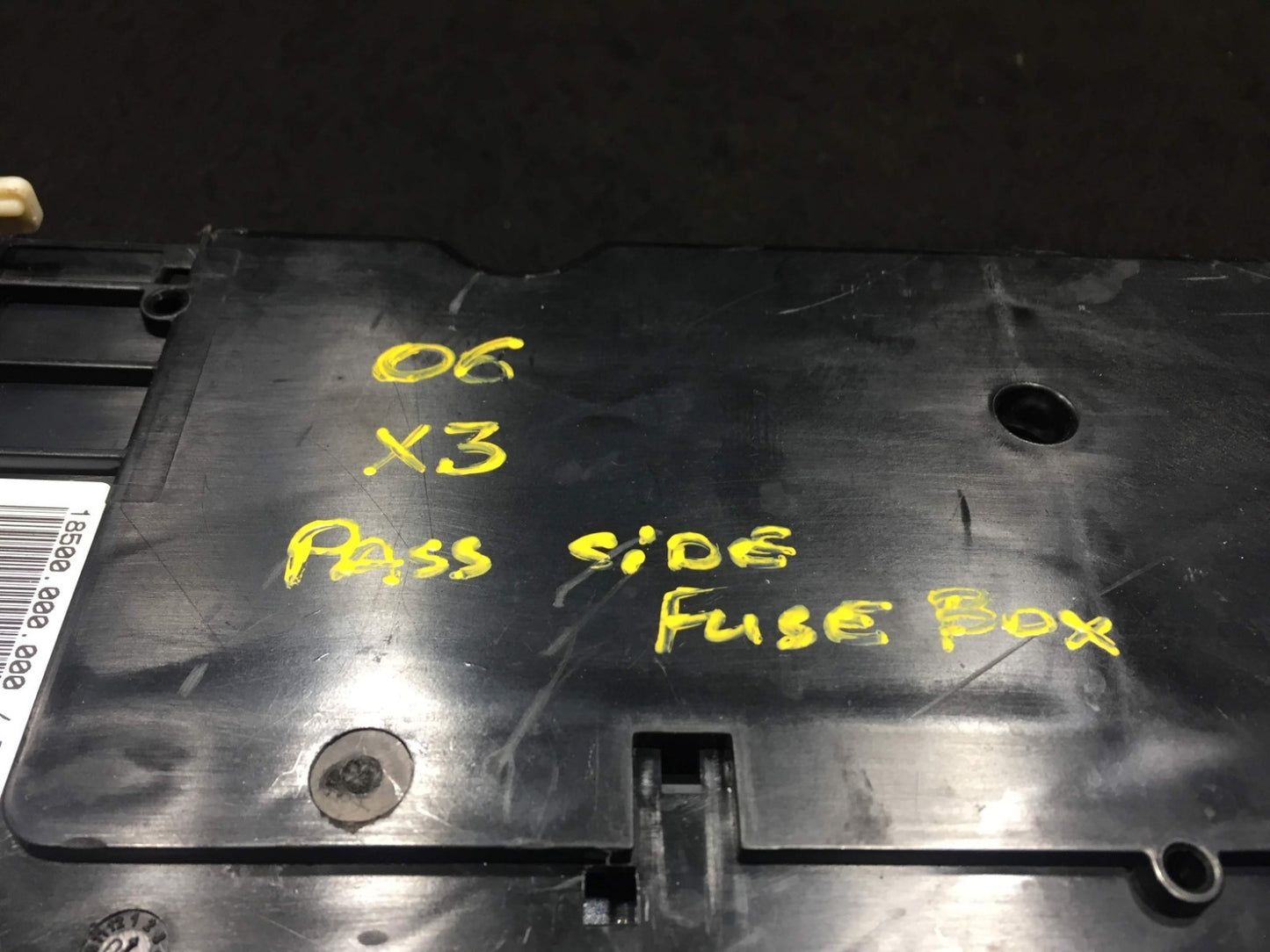 06 07 08 09 BMW X3 E83 Front Right Power Electrical Fuse Box Panel OEM D34