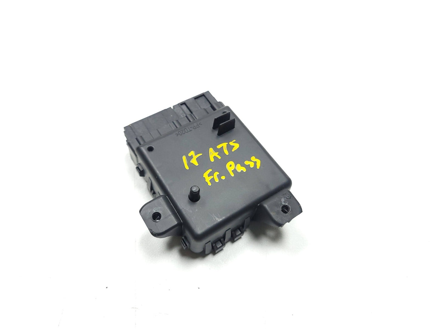 2013 - 2018 Cadillac Ats Front Right Passenger Seat Heater Control Module OEM