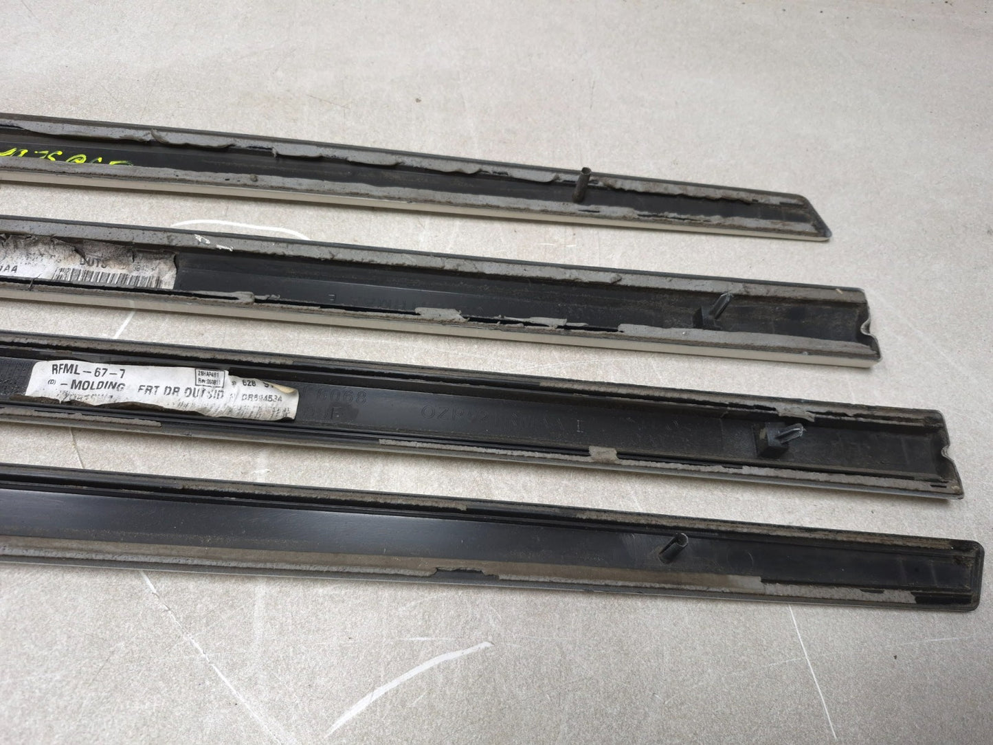 2013 Dodge Grand Caravan Door Molding 4pcs Oem✅